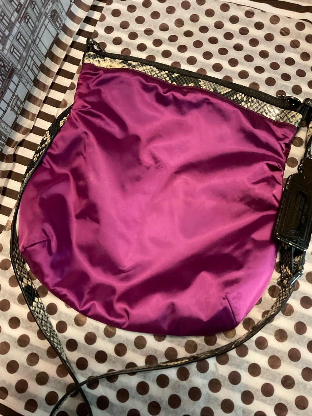 Henri Bendel Jetsetter No Frills Small Zippered Tote - Dark Pink